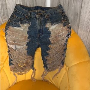 Levi’s Dirty Distressed Shorts